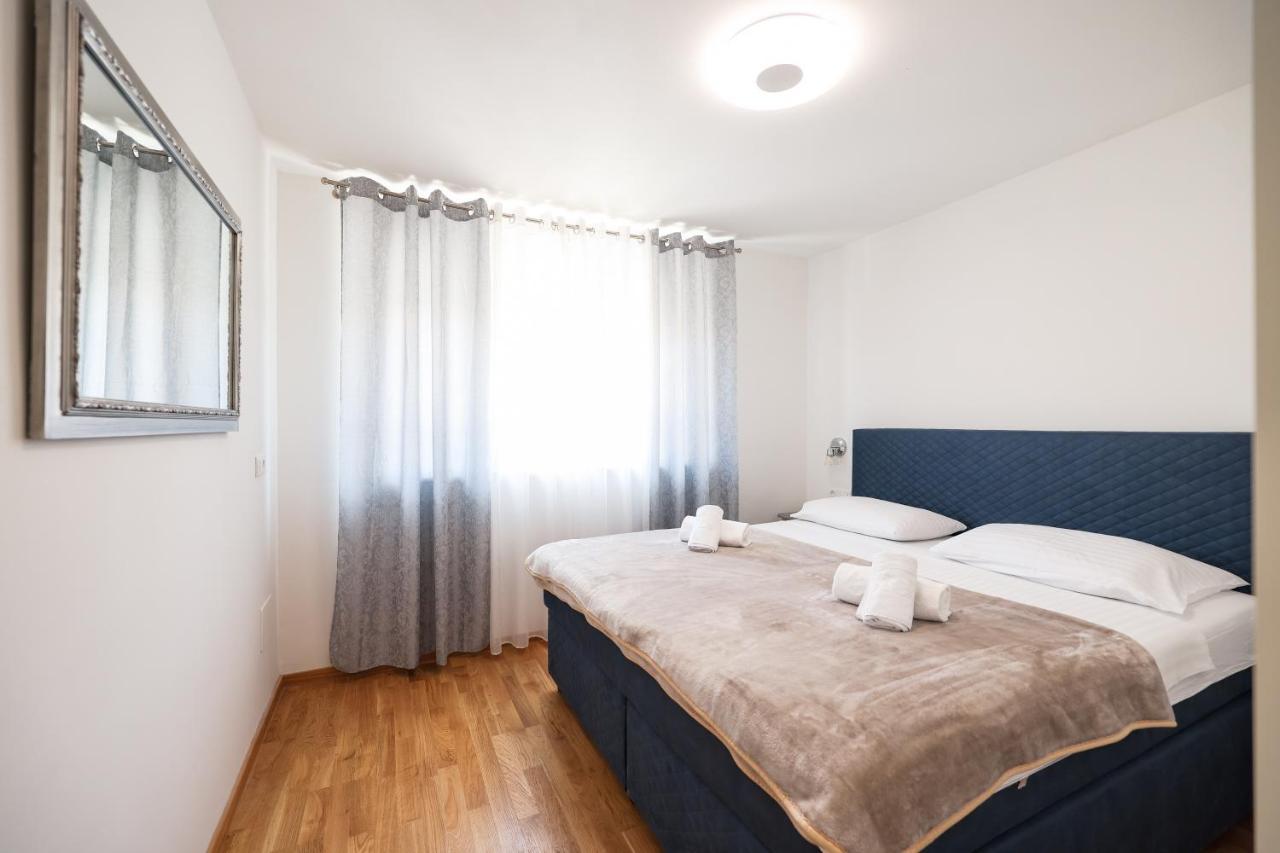 Two Bedroom Apartment With A Balcony Relja Zadar Exteriör bild