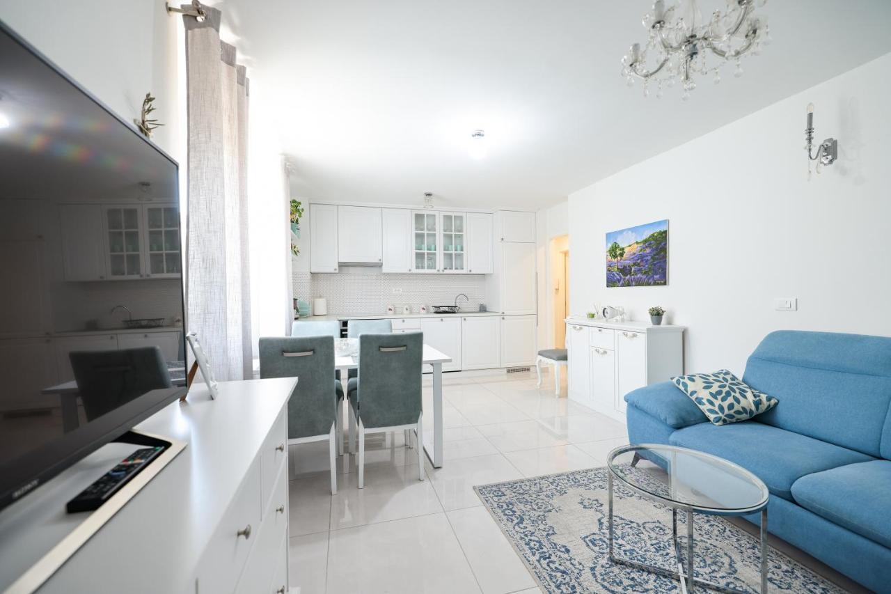 Two Bedroom Apartment With A Balcony Relja Zadar Exteriör bild