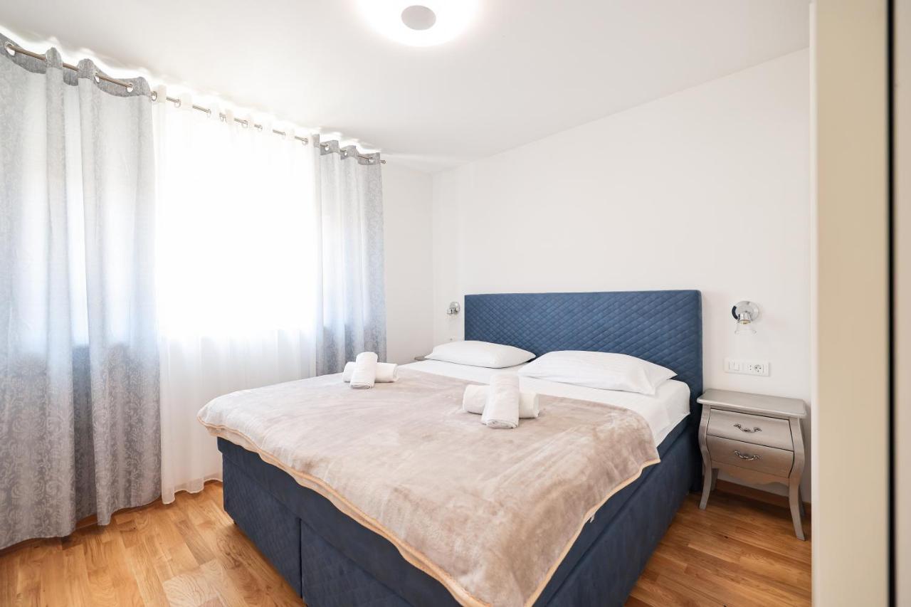 Two Bedroom Apartment With A Balcony Relja Zadar Exteriör bild