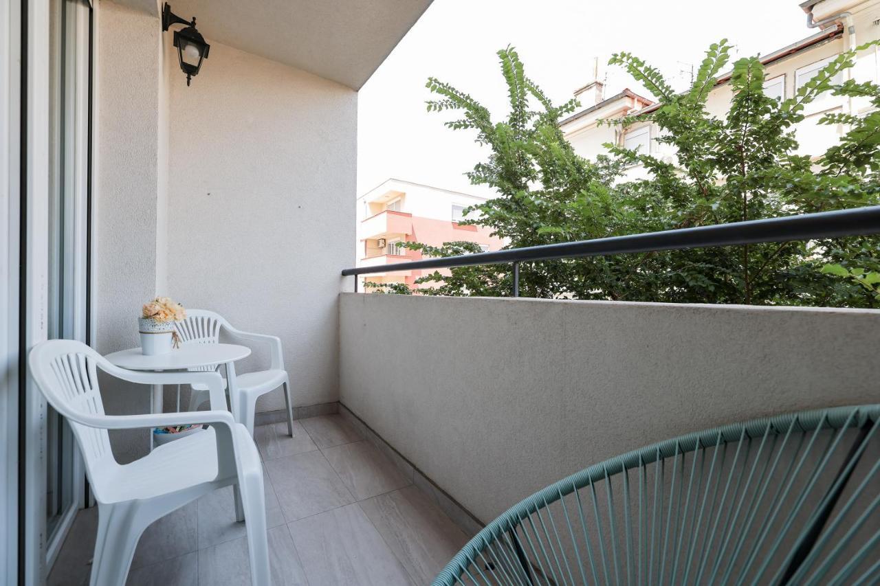 Two Bedroom Apartment With A Balcony Relja Zadar Exteriör bild