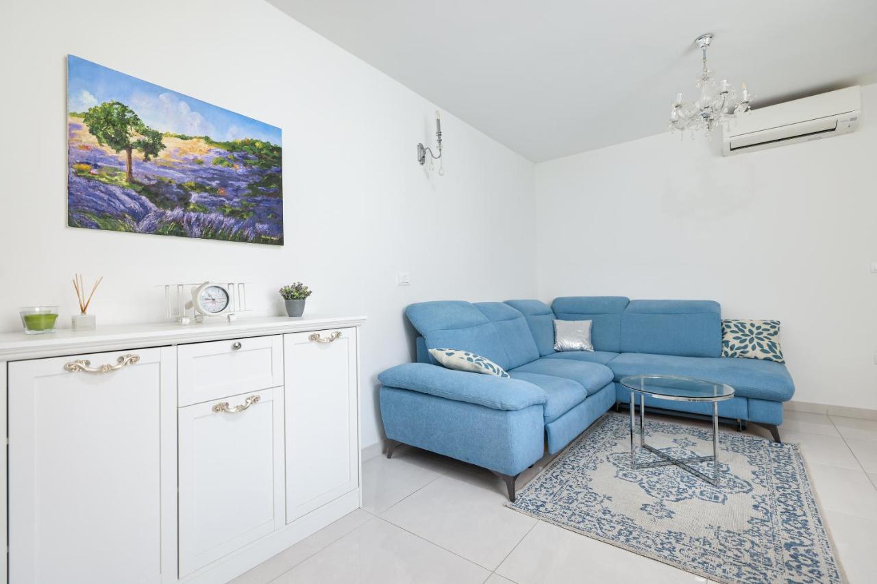 Two Bedroom Apartment With A Balcony Relja Zadar Exteriör bild
